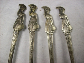 4 spoons of Mary Poppens, designed by Disney. 4 lepels Disney