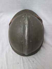 French helmet civil defence 1926. Franse helm M-1926 burger bescherming D.P. helm Defense Passive. is in een onaangeroerde staat zo gevonden. apart.