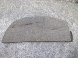 British overseas cap, nicely marked. Engelse kwartiersmuts met normale knopen en mooi gemarkeerd 1943, zeer nette staat.