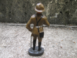 ELASTOLIN Belgium soldier officer with binocular Belgische officier met verrekijker. zeer goede staat.