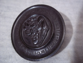 German tinnie, rally badge, Duitse tinnie spende abzeichen, Reichsmutterdienst im Deutschen Frauenwerk. Muttertag 1935. gemaakt van plastik.
