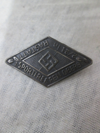 German tinnie, rally badge, Duitse tinnie H.J. Sporttreffen  Ober Bann  2/21 in Rastatt. Hitlerjugend tinnie bijzonder stuk.