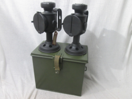 British black-out lamps SIEGE in case. Engelse verduisteringslampen SIEGE met broad arrow  /I\ 1940 MK2, in mint conditie deze zijn in het Engelse leger doorgebruikt tot 1955, beide met etiket, zeldzaam item.