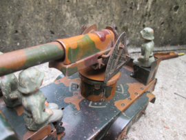 German Tippco Military truck with canon. working order. Duits blikken vrachtwagen camouflage met kanon, werkend zeer goede staat bijzonder stuk.