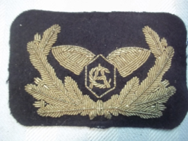 Cap badge Ceylon  Airlines, officer. Piloten pet embleem officier 1e piloot Ceylon Airlines.