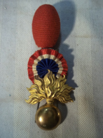 French cap badge shako Mdl. 1886-1918, infantry officer. Frans embleem voor de sjako Mdl. 1886-1918 officier geborduurde cocarde,  met maker