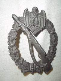 German badge Infantry Sturm Abzeichen, Infantry Assault badge, no maker 100% original.Duits embleem ISA, geen maker, maar mooie heldere slag, gebold en leuke speldinzetting.