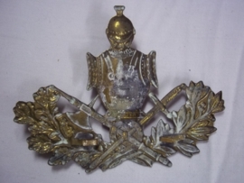 French badge for helmet or shako. Frans embleem voor de sjako of helm.