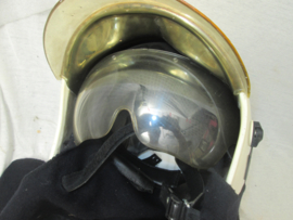 Dutch GALLET fire helmet, stripes on helmet indicate that it is an officer. Nederlandse brandweerhelm, compleet.