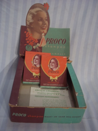 Display kartonnen doos voor haarverf, jaren 60-70, met nog 2 verpakkingen Merk PROCO. zeer leuk en decoratieve afbeelding typisch uit die jaren, goede staat.