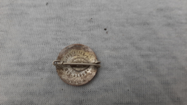 German membership badge civil defence. Speldje lidmaatschap RLB Reichs Luftschutz 1e model zilver.