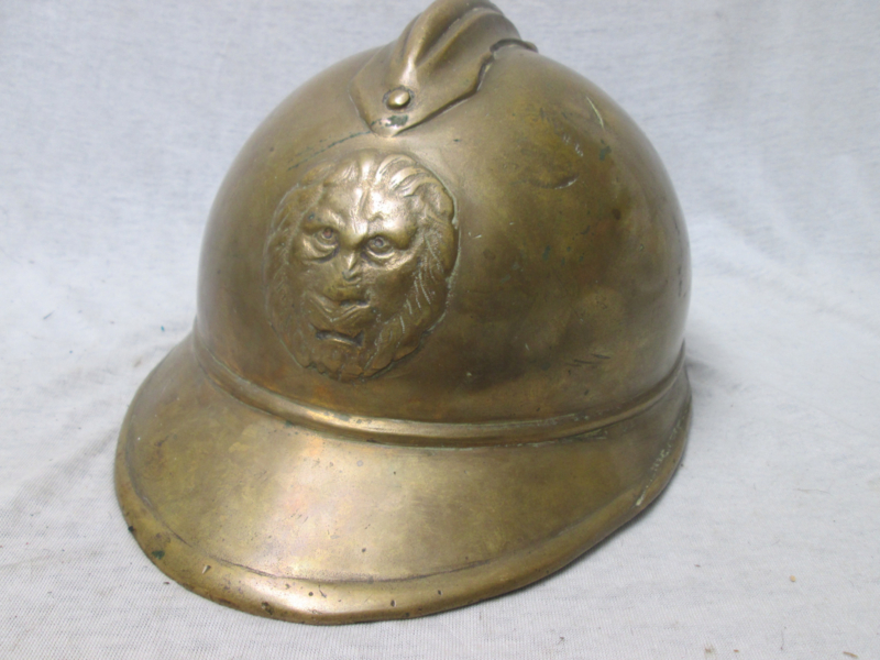 Bronse Belgium helmet WW1, Belgische bronzen helm op ware grote, massief brons hoogstwaarschijnlijk van een monument. Zeer bijzonder stuk, unica eenmalig.