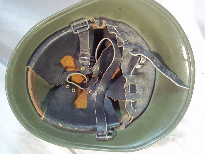 Dutch helmet M-27 with CM stamp 1933 in the leather behind. Nederlandse ...