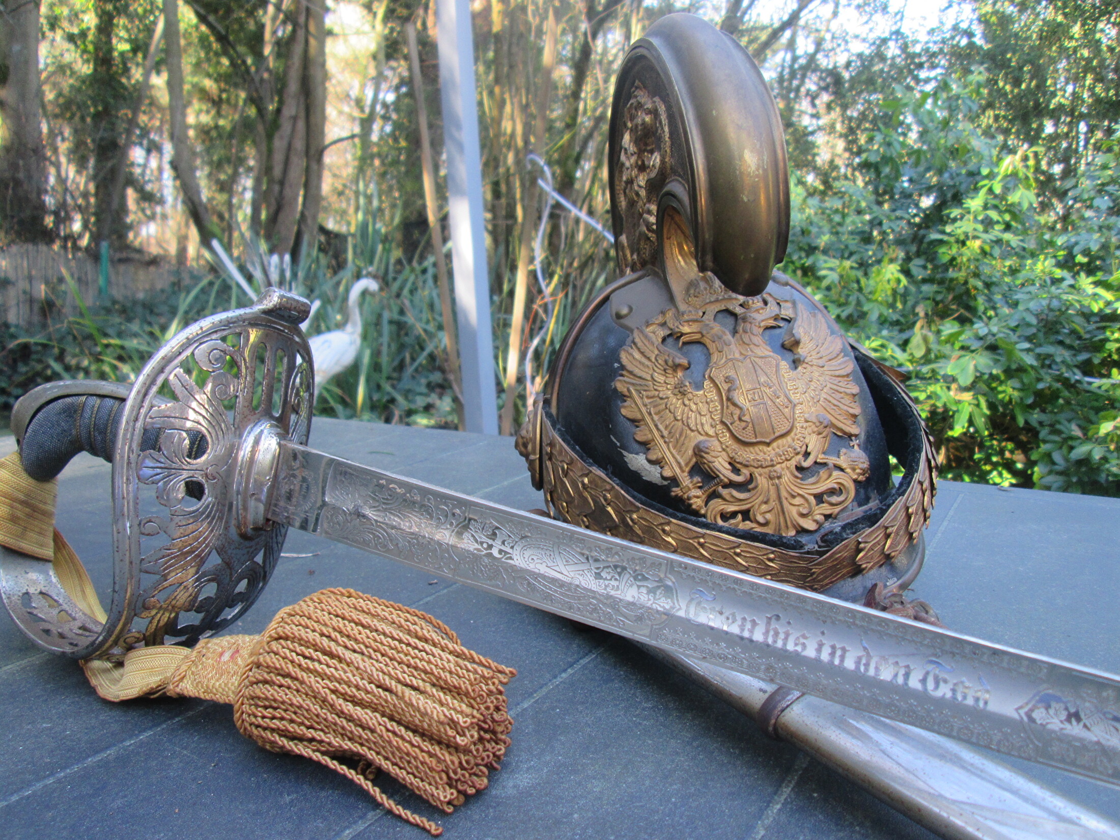 Oostenrijks sabel en dragonder helm