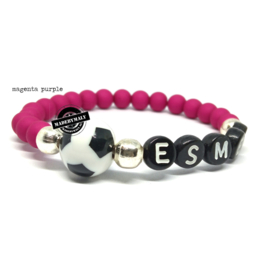 Naam armband (of voetbalclub armband) met voetbal.  Kies zelf je kleur