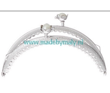 Portomonee beugel 8,5 cm met bloemsluiting wit