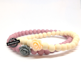 Armband  met bloem mix and match (kies zelf je kleuren)