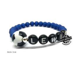 Naam armband (of voetbalclub armband) met voetbal.  Kies zelf je kleur