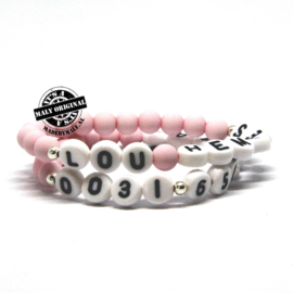 Naam armband  en telefoonnummer armband (2 armbanden)  Kies zelf je kleuren