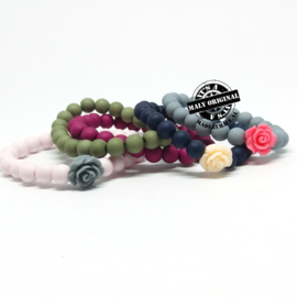 Armband  met bloem mix and match (kies zelf je kleuren)