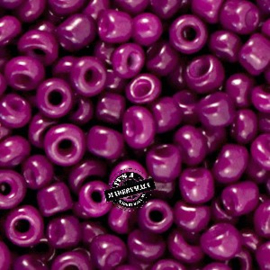 Glaskraal Rocailles 6/0 (4mm) Red violet purple