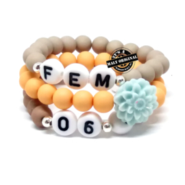 Telefoonnummer armband,  naam armband  en bloem armband (3 armbanden)  Kies zelf je kleuren