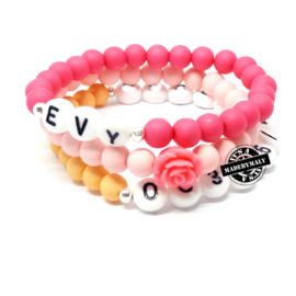 Telefoonnummer armband,  naam armband  en bloem armband (3 armbanden)  Kies zelf je kleuren