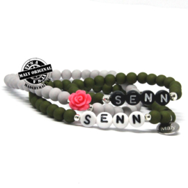 Naam armband en bloem armbandenset (2 armbanden)  Kies zelf je kleuren