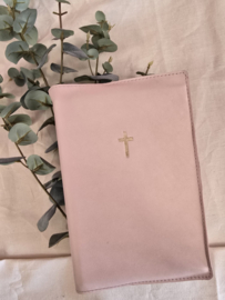 BGT luxe: Bijbelhoes Vegan Leather Zacht Peach incl. goud opdruk