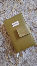 Bijbelhoes Vegan Leather licht olijf voor de JB Schoolbijbel