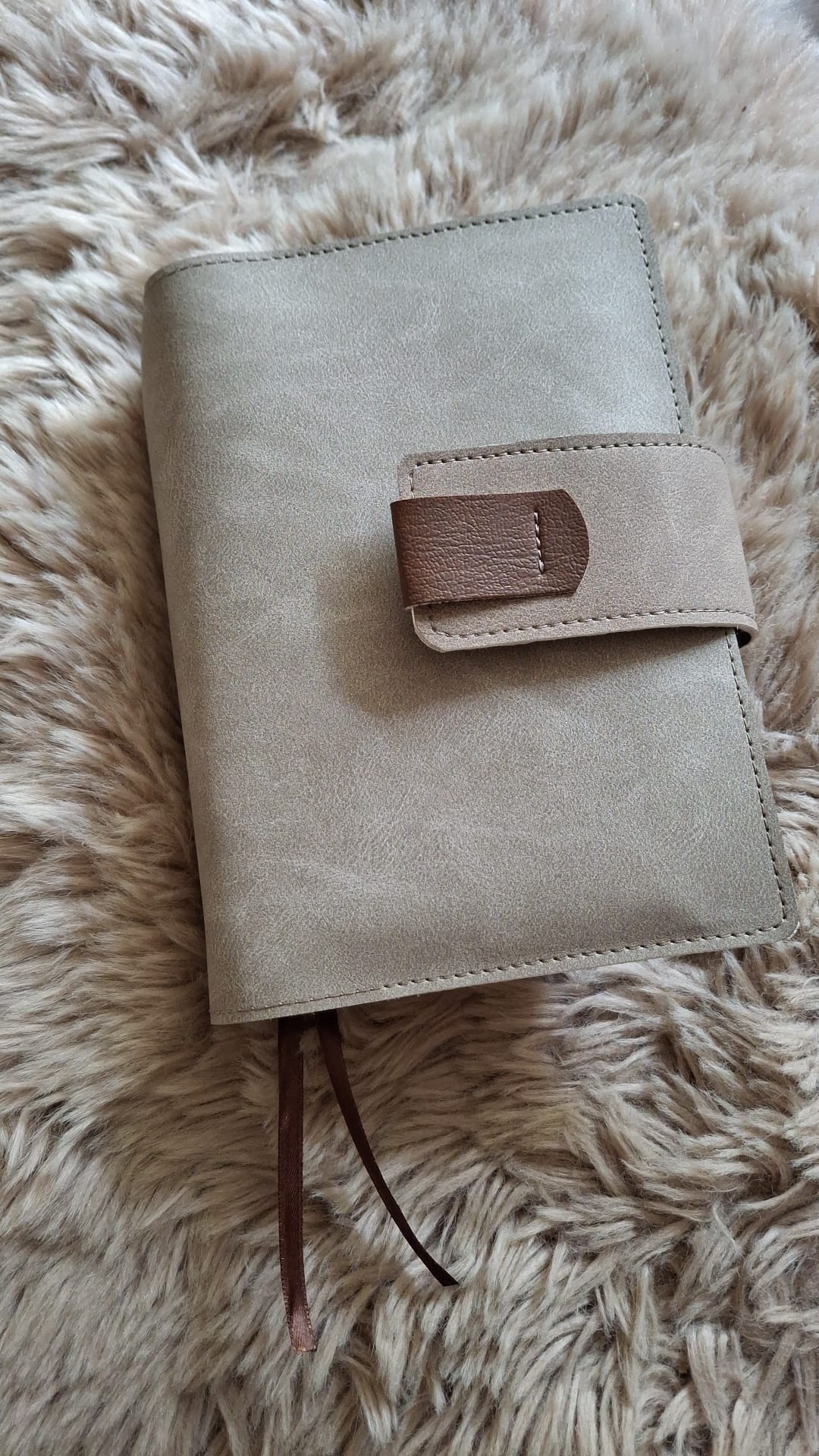 BMU 20,8: Bijbelhoes Vegan Leather Grijs/Taupe