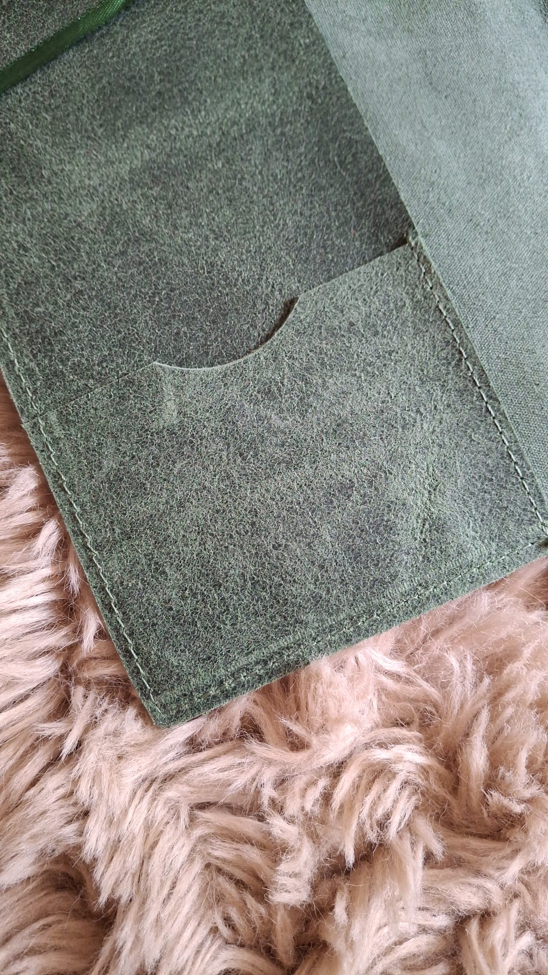 Zij Lacht NotitieBijbel: Bijbelhoes vintage leer groen incl. vegan bloemen rug