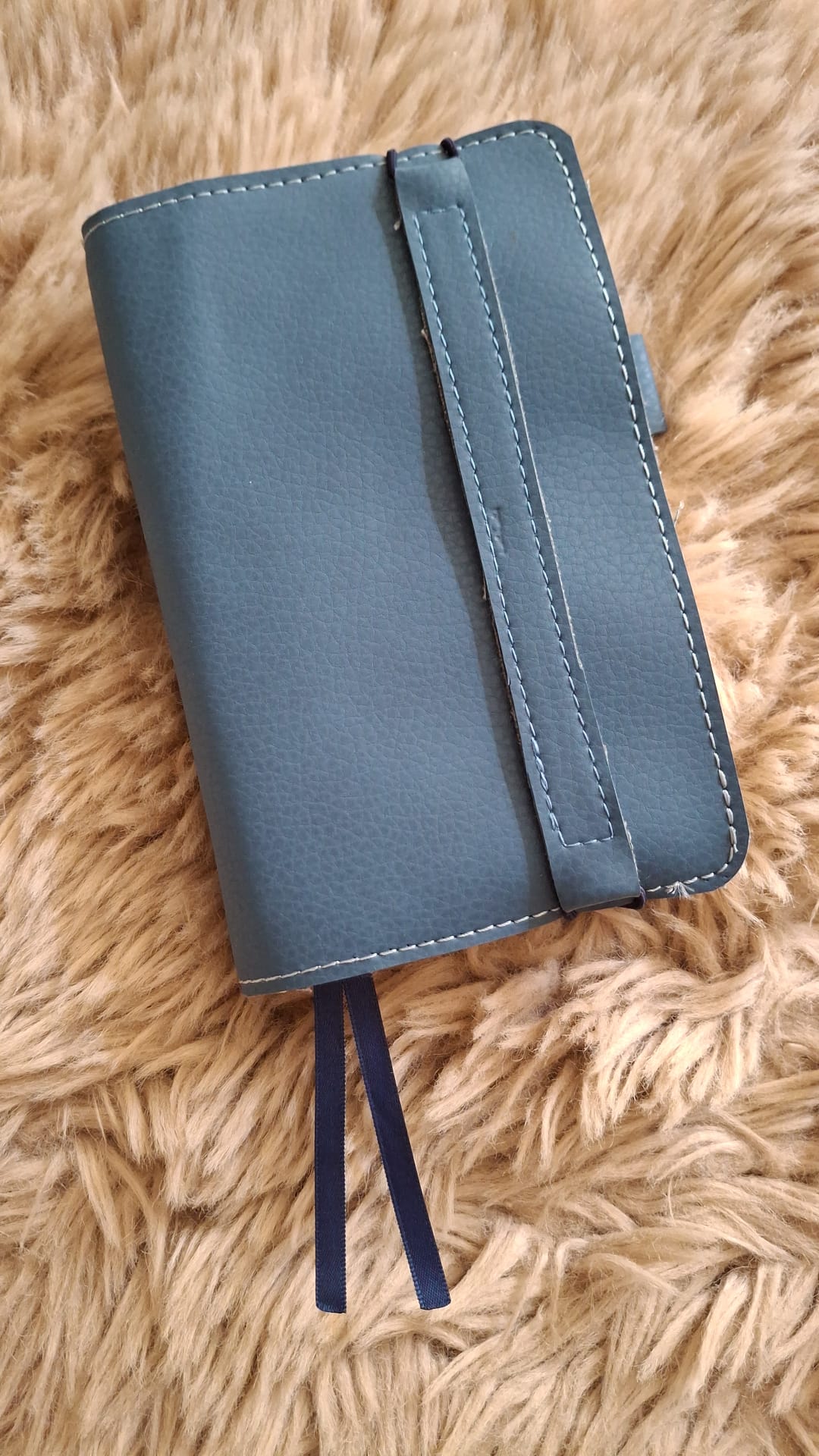 HSV met Psalmen 15,6: Luxe Bijbelhoes Vegan Leather Middenblauw