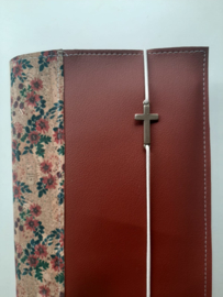 Luxe Bijbelhoes Vegan Leather Roestbruin met rug van Flower Kurk