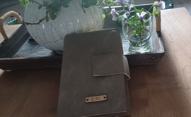 Bijbelhoes Vegan Leather Grijs/Taupe