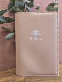 Zij Lacht Pocket Bijbelhoes Vegan Leather Zacht Peach incl. logo