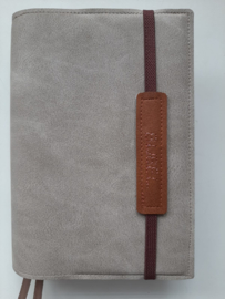 Luxe grijs/taupe vegan leather bijbelhoes (incl. bijbel aan elastiek)