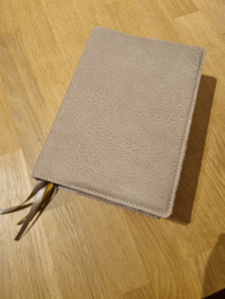 Bijbelhoes leer Naturel tint