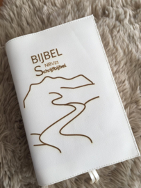 NBV 21 schrijfbijbel:  Bijbelhoes Vegan Off White incl. gravure