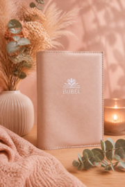 Zij Lacht Bijbel HSV: Bijbelhoes Vegan leather Peach incl. logo opdruk