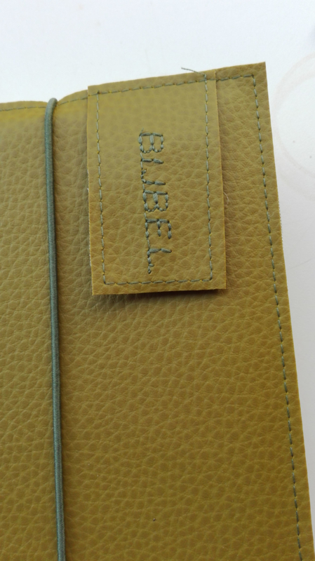 Luxe licht olijfgroen vegan leather bijbelhoes voor Bijbel in gewone taal