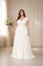 Eenvoudige trouwjurk chiffon ivoor maat 40-42 met korte mouwen