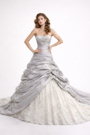 Grijze trouwjurk