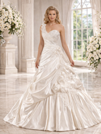 Sissi trouwjurk ivoor satijn one shoulder maat 34 36 38