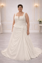 Bruidsjurk grote maat beige maat 48 50 52