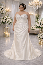 Curvy trouwjurk ivoor satijn strapless maat 48 50 52