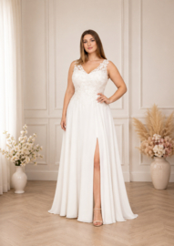 trouwjurk chiffon met luxe kant ivoor maat 38-40-42