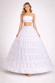 Hoepelrok trouwjurk wit 6 ringen