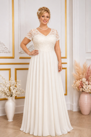 Luxe trouwjurk chiffon ivoor maat 40-42 met kant