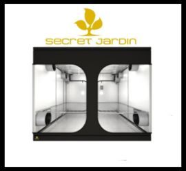 Secret Jardin Dark Room